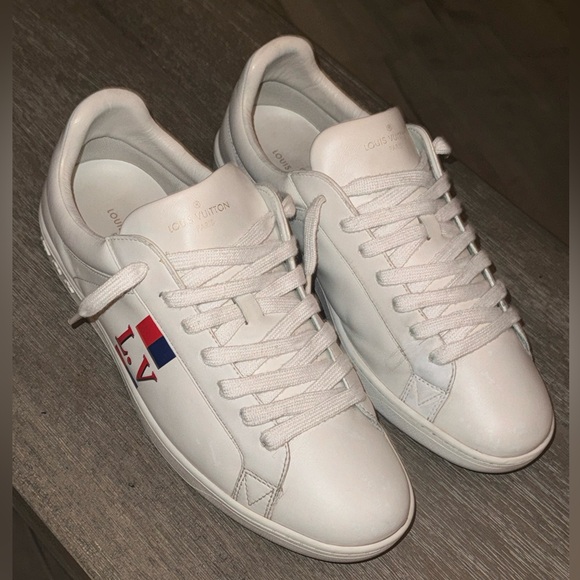 CYBER SALE | Louis Vuitton White Leather LV & Monogram Trainers - Picture 3 of 10
